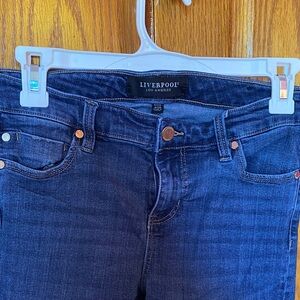 Liverpool Women's Easton Skinny Frayed-End Jeans